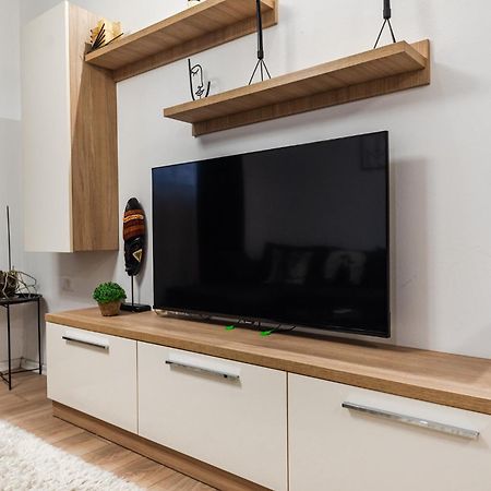 Noir Apartment By Kondo Stays Tiran Dış mekan fotoğraf